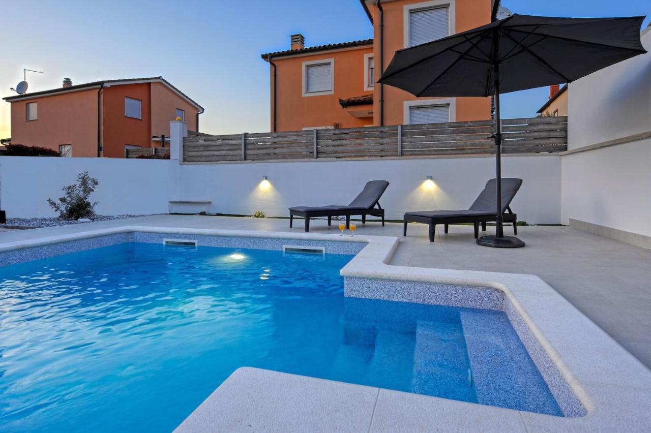 Casa Tara Three-Bedroom Holiday Home PUY Eksteriør bilde