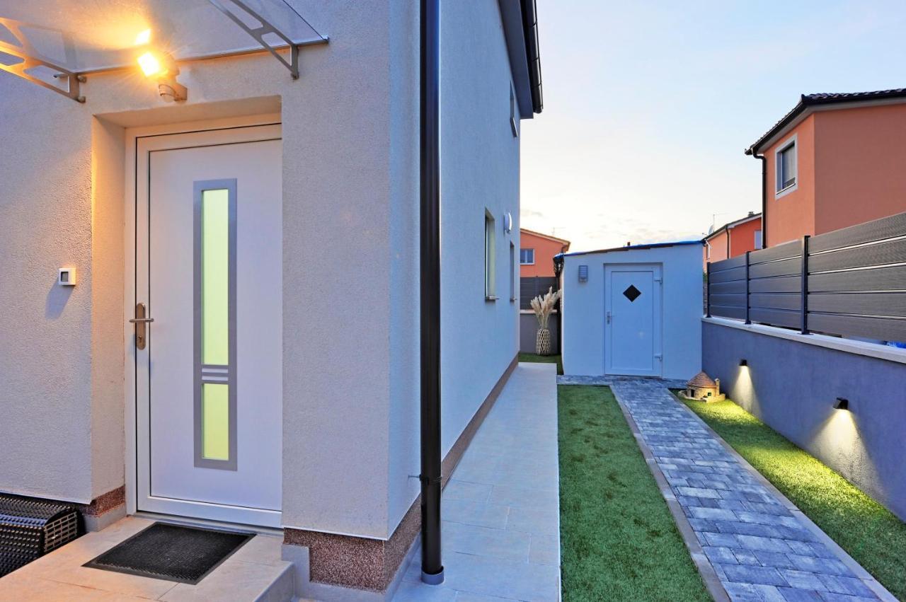 Casa Tara Three-Bedroom Holiday Home PUY Eksteriør bilde