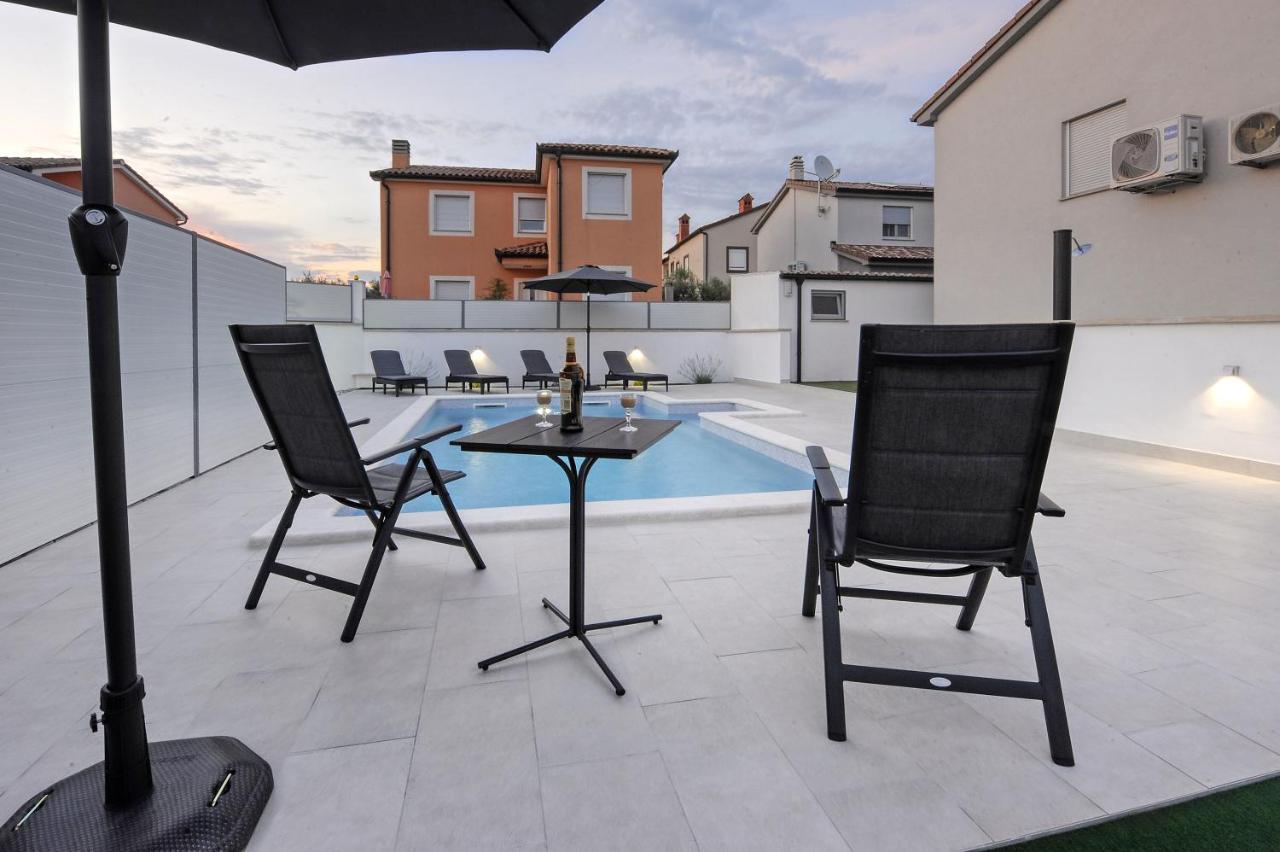 Casa Tara Three-Bedroom Holiday Home PUY Eksteriør bilde